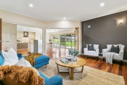 27 Mariner Ave, Seacliff Park SA 5049, Australia