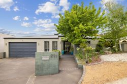 211 Bicentennial Dr, Jerrabomberra NSW 2619, Australia