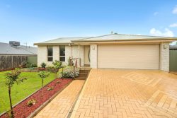 3 Broadbent St, Darnum VIC 3822, Australia