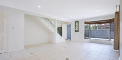 Unit 2/11 Pine Tree Cl, Fitzgibbon QLD 4018, Australia