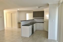 1 2/23 Gosden Dr, Dalby QLD 4405, Australia