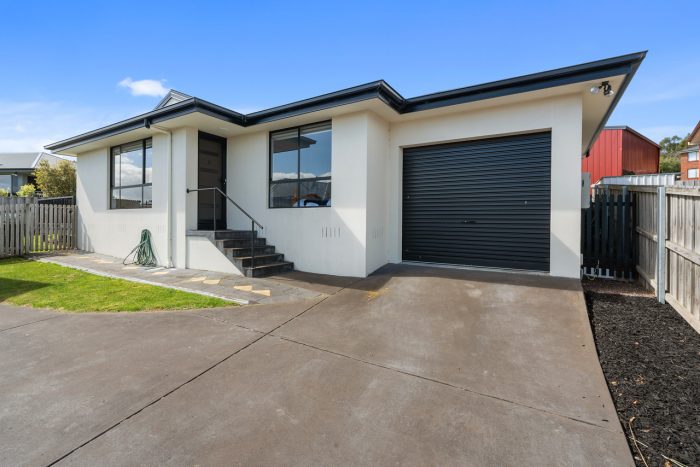 Unit 2/6 Ivy Cl, Oakdowns TAS 7019, Australia