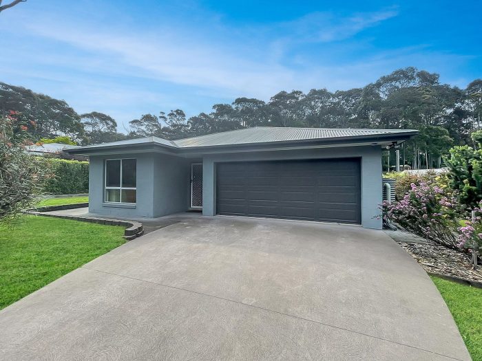 13 Lamont Young Dr, Mystery Bay NSW 2546, Australia