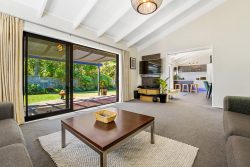 6 Fitzpatrick Place, Chatswood, North Shore City, Auckland, 0626, New Zealand