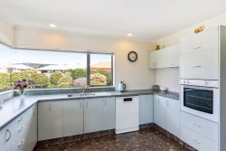 2 Kaye’s Place, Paraparaumu Beach, Kapiti Coast, Wellington, 5032, New Zealand