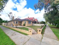 107 Victoria St, Kerang VIC 3579, Australia