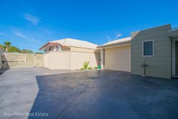 24 Angove Rd, Spencer Park WA 6330, Australia