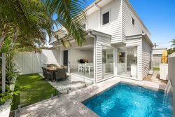 1/15 Bandaroo St, Warana QLD 4575, Australia