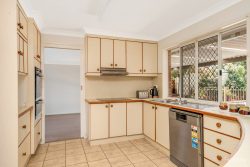 414 Feez Street, Norman Gardens QLD 4701, Australia