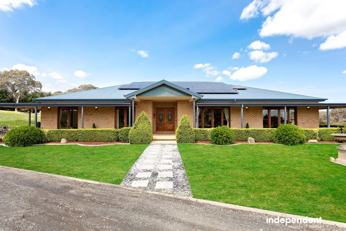 11 Eucalypt Pl, Royalla NSW 2620, Australia