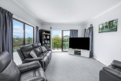 36 Old Bush Rd, Yarrawarrah NSW 2233, Australia