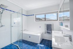 36 Old Bush Rd, Yarrawarrah NSW 2233, Australia