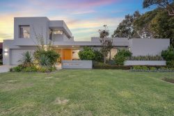 4a Doney St, Alfred Cove WA 6154, Australia