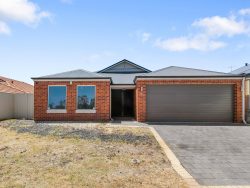 31 Murrumbidgee Dr, Hammond Park WA 6164, Australia