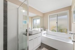 5 Warbler Way, Tumbi Umbi NSW 2261, Australia