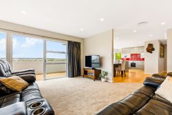 22 Ballini Rise, West Harbour, Waitakere City, Auckland, 0618, New Zealand