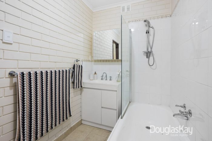 Unit 1/6 Hendry St, Sunshine West VIC 3020, Australia