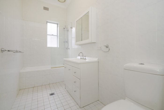 35 Linthorn Ave, Croydon Park NSW 2133, Australia