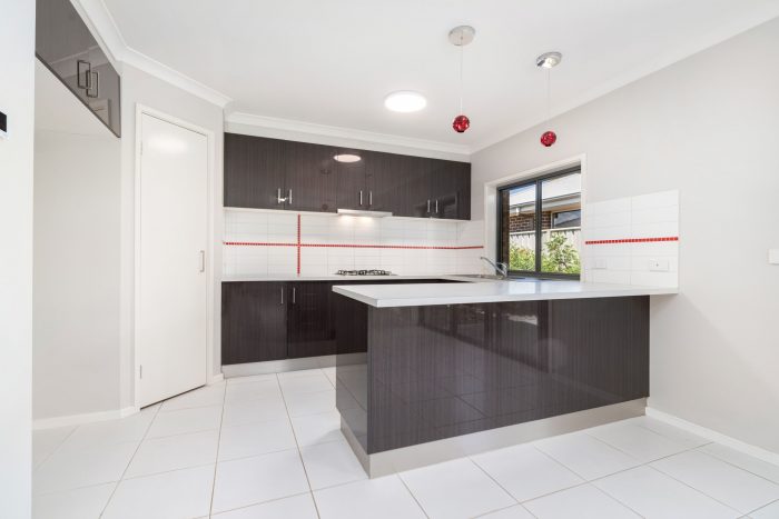 16 Oakmont Cct, West Wodonga VIC 3690, Australia