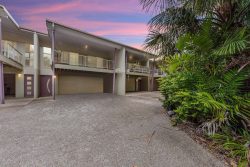 Unit 3/21 Shute Harbour Rd, Baybreeze, Cannonvale QLD 4802, Australia