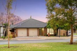 2 Buoy Cres, Seaford Meadows SA 5169, Australia