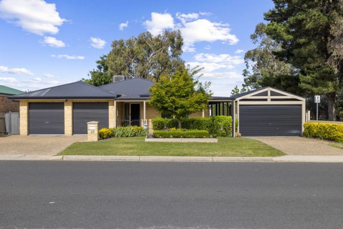 43 Stringybark Dr, Jerrabomberra NSW 2619, Australia