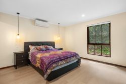 11 Horseshoe Dr, Aberfoyle Park SA 5159, Australia