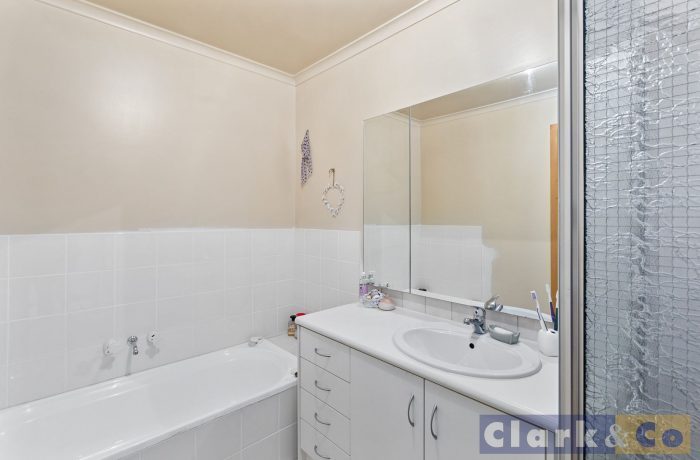 Unit 2/30 Ailsa St, Mansfield VIC 3722, Australia