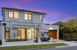 8 Hinkler Rd, Glen Waverley VIC 3150, Australia