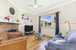 24 Clarence St, Hamilton VIC 3300, Australia