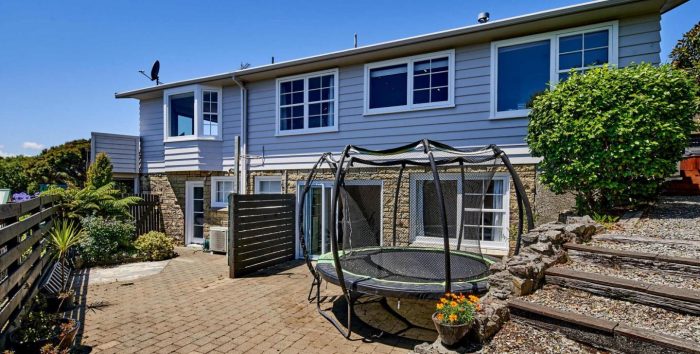 6 Spinnaker Drive, Whitby, Porirua, Wellington, 5024, New Zealand