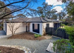 16 Kinlyside Avenue, Jerrabomberra NSW 2619, Australia