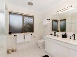 Unit 107/152 Palm Meadows Dr, Palm Crest Heights, Carrara QLD 4211, Australia