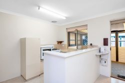 3/8 Peel St, Pinjarra WA 6208, Australia