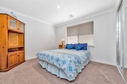 4 Placid Bend, South Yunderup WA 6208, Australia