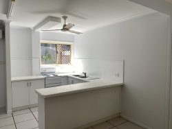 Unit 2/9 Robin St, Slade Point QLD 4740, Australia