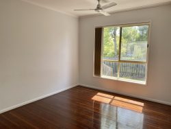 Unit 2/9 Robin St, Slade Point QLD 4740, Australia