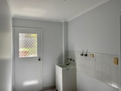 Unit 2/9 Robin St, Slade Point QLD 4740, Australia