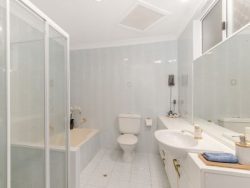 Unit 14/24 Ron Penhaligon Way, Emerald Lagoon, Robina QLD 4226, Australia