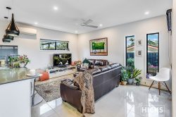 6 Spinos Ln, Stafford Heights QLD 4053, Australia