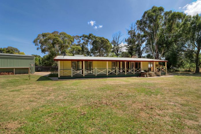 5 Amor Dr, Mansfield VIC 3722, Australia