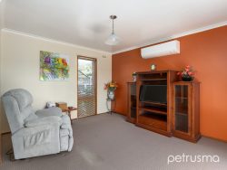 17 Duntroon Dr, Rokeby TAS 7019, Australia