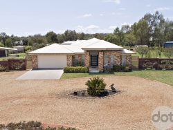 7 John Roach Cl, Dubbo NSW 2830, Australia