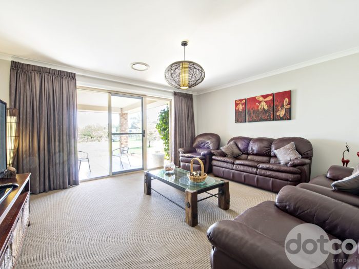 7 John Roach Cl, Dubbo NSW 2830, Australia