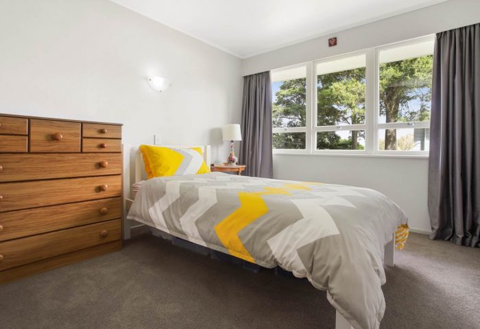 42 Kelvyn Grove, Hill Park, Manukau City, Auckland, 2102, New Zealand