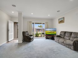 14 Lakeside Ct, Hamilton VIC 3300, Australia