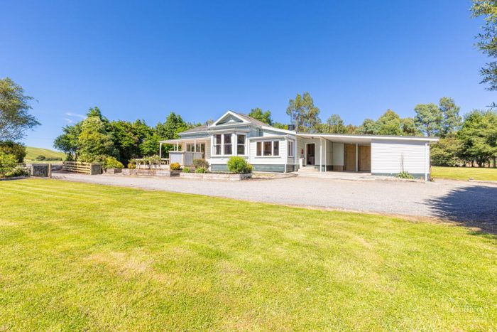 2472 Opaki Kaiparoro Road, Eketahuna, Tararua, Manawatu / Whanganui, 4994, New Zealand