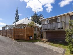 5 Marine Parade, Orewa, Rodney, Auckland, 0931, New Zealand