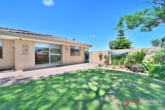 24A Farmhouse Dr, Bibra Lake WA 6163, Australia