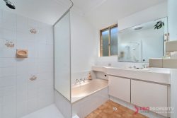 24A Farmhouse Dr, Bibra Lake WA 6163, Australia